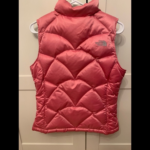 Girl’s North Face Pink Quilted Vest - Picture 2 of 6